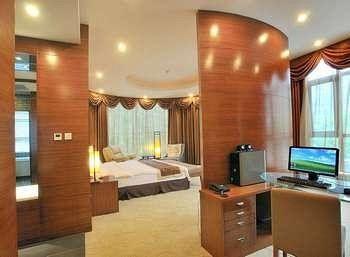 Luanchuan Re-Channel Ferry Lake Hotel Gucheng  Luaran gambar